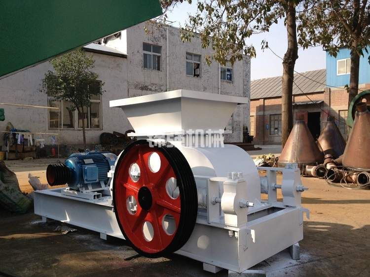 對輥制砂機(圖2) 對輥制砂機(圖2)